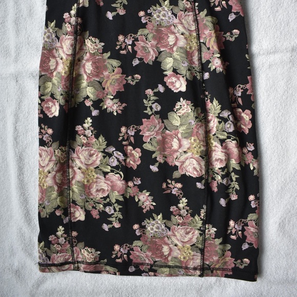 Talula Aritzia XXS floral dress - Picture 9 of 10